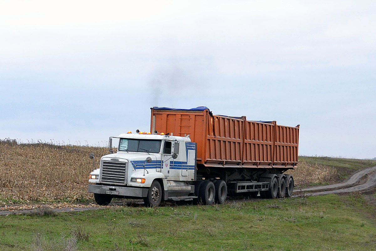 Белгородская область, № Р 438 УС 31 — Freightliner FLD 120