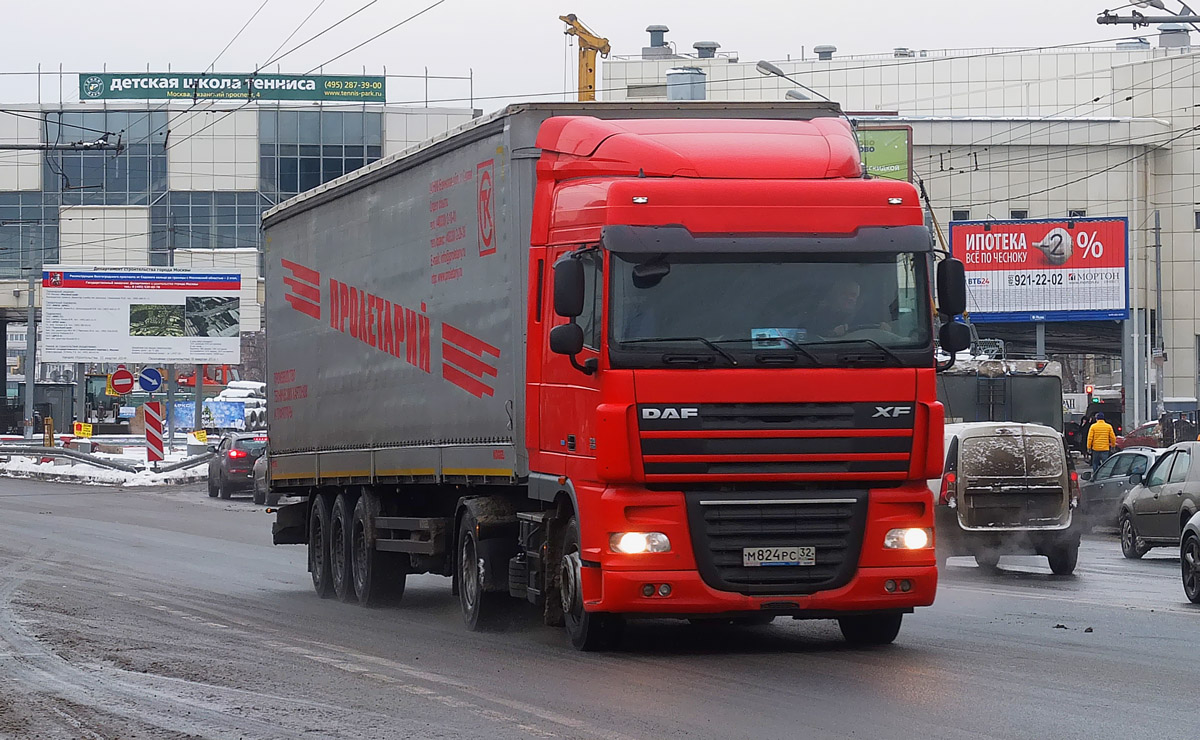 Брянская область, № М 824 РС 32 — DAF XF105 FT