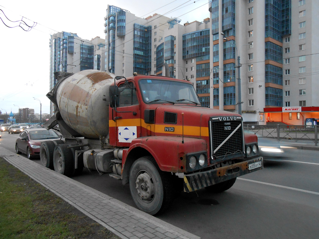 Ленинградская область, № Х 055 АУ 47 — Volvo N10