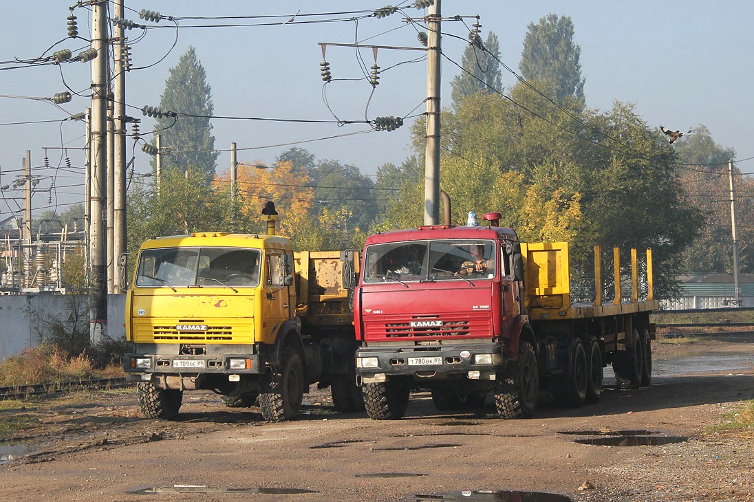 Ямало-Ненецкий автоном.округ, № Т 780 ВК 89 — КамАЗ-44108-10 [44108K]; Ямало-Ненецкий автоном.округ, № Х 109 ВЕ 89 — КамАЗ-44108-10 [44108K]