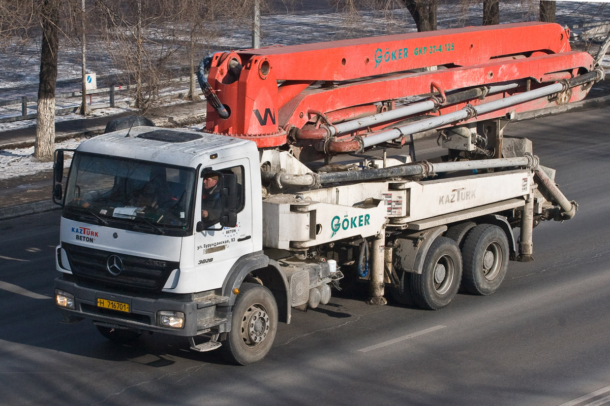 Алматы, № H 716701 — Mercedes-Benz Axor 3028