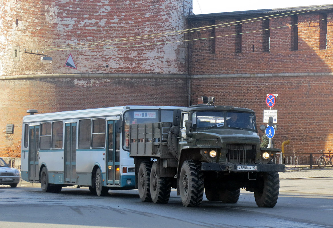 Нижегородская область, № У 898 МХ 52 — Урал-375Д