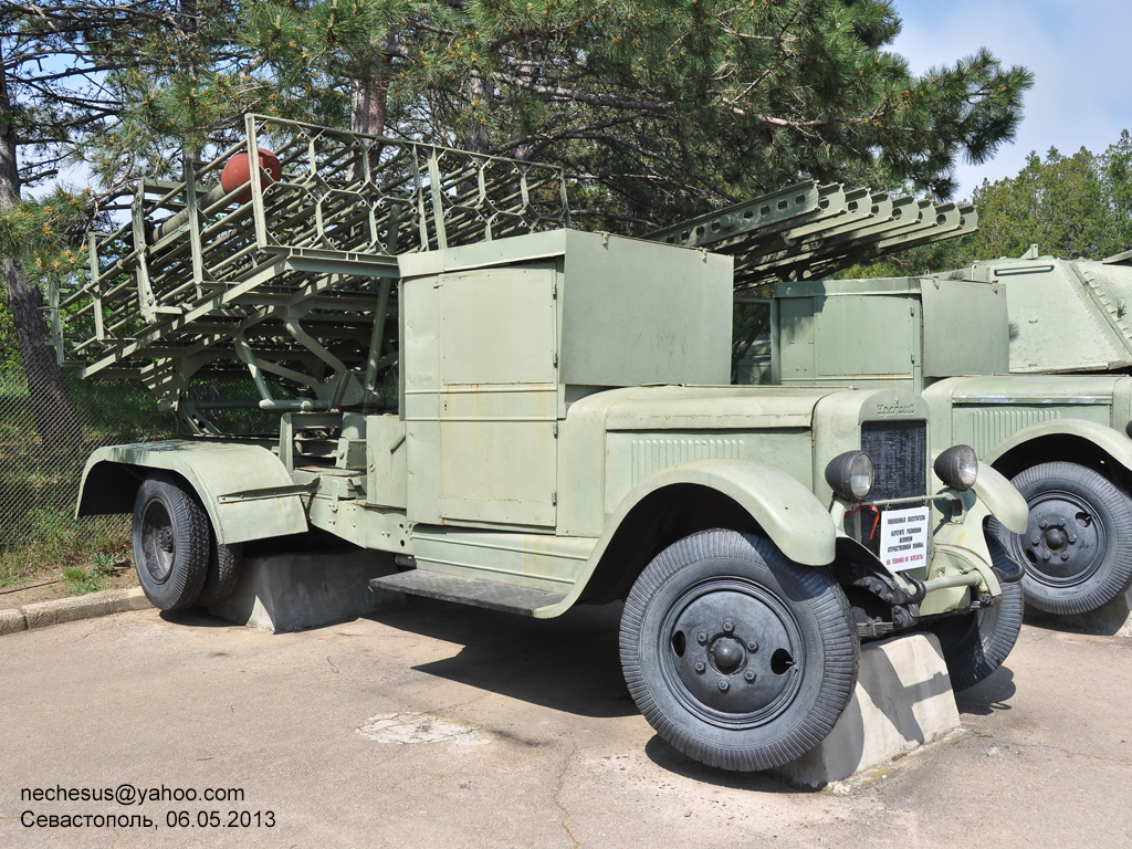 Севастополь, № (92) Б/Н 0003 — УралЗИС-5М; Севастополь — Автомобили на постаментах; Техника на постаментах, памятники (Севастополь)