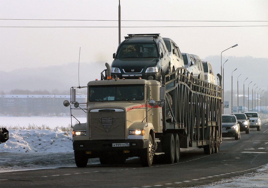 Забайкальский край, № А 999 ТУ 75 — Freightliner FLD 120