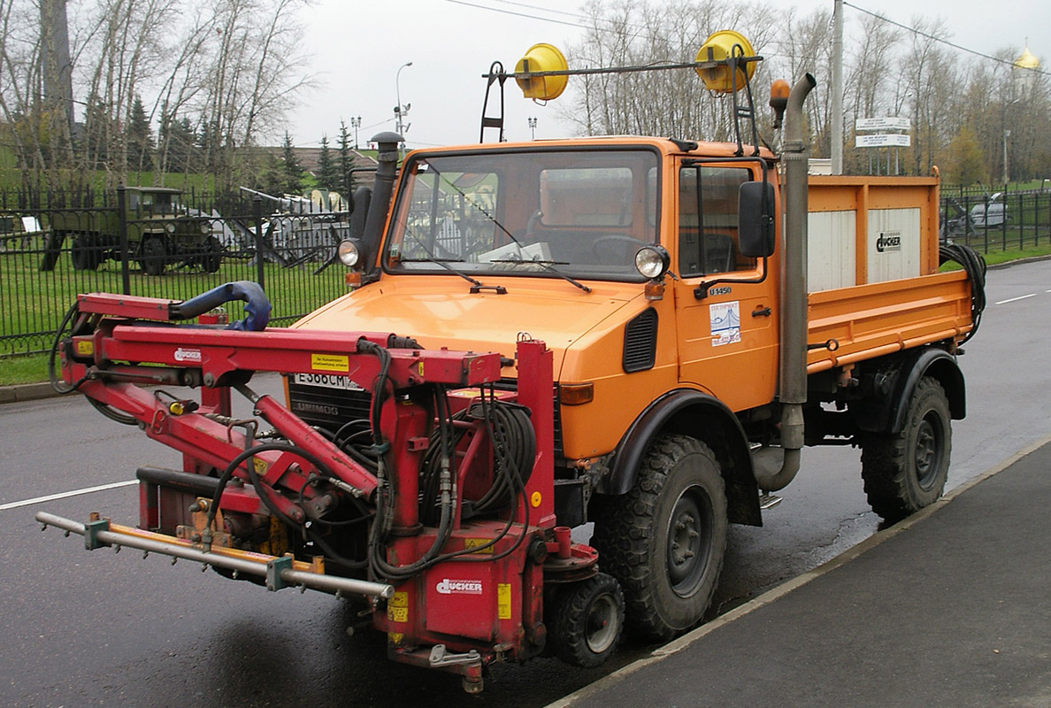 Москва, № Е 366 СМ 99 — Mercedes-Benz Unimog (общ.м)