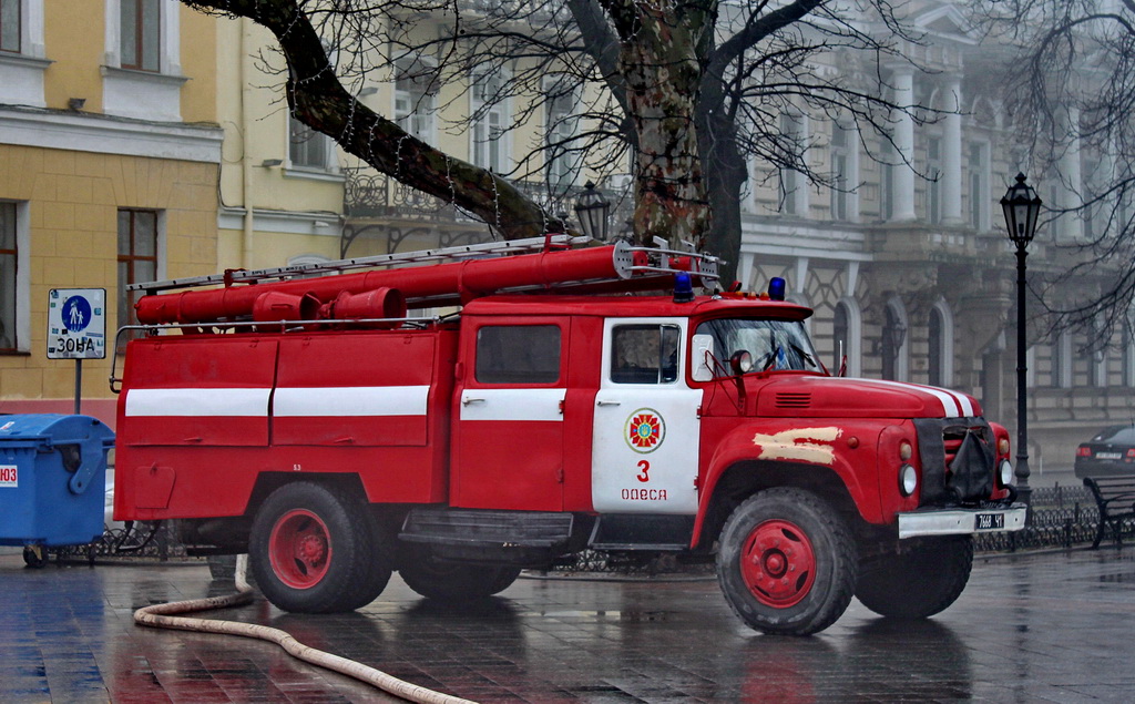 Одесская область, № 7668 Ч1 — ЗИЛ-431412