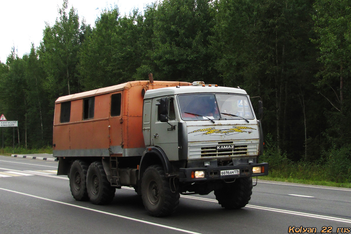 Санкт-Петербург, № В 696 АМ 178 — КамАЗ-43114-15 [43114R]