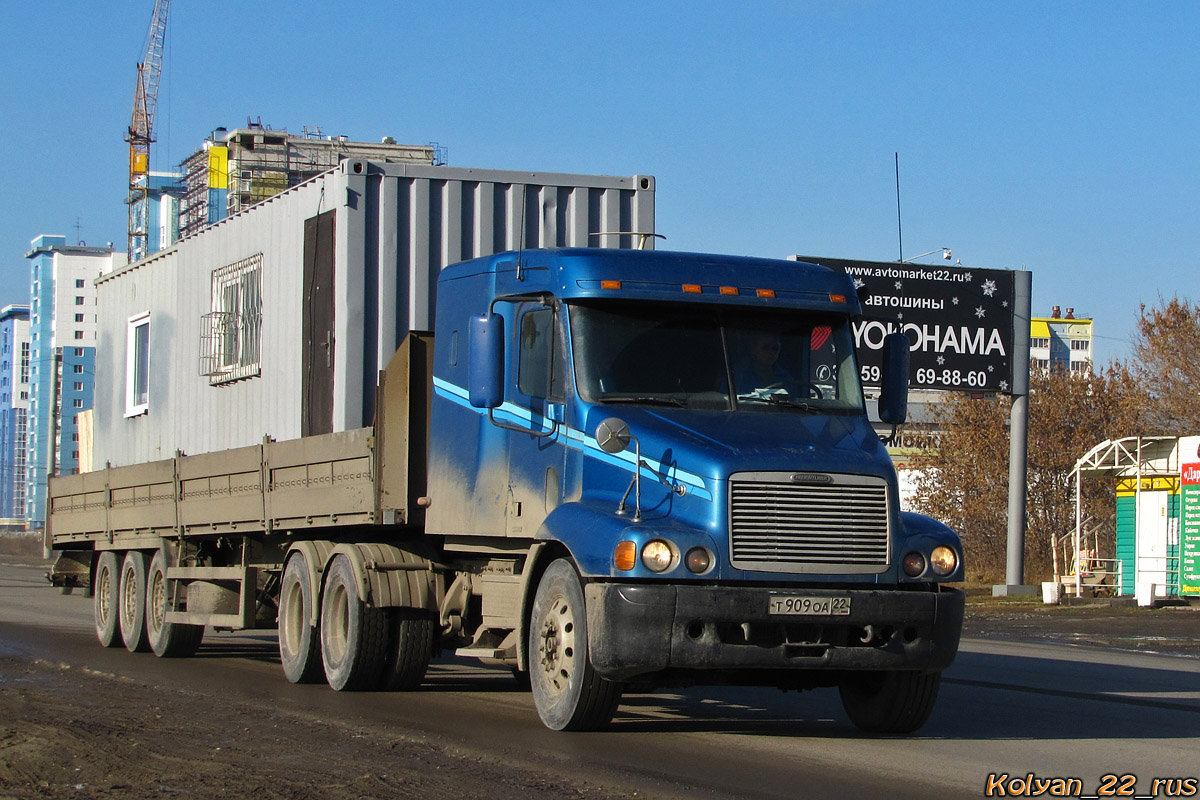 Алтайский край, № Т 909 ОА 22 — Freightliner Century Class