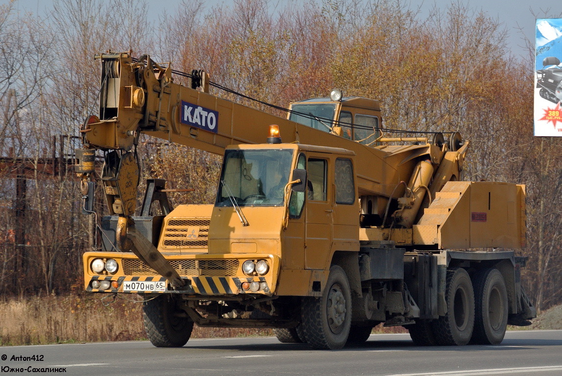 Сахалинская область, № М 070 НВ 65 — Mitsubishi Fuso K203