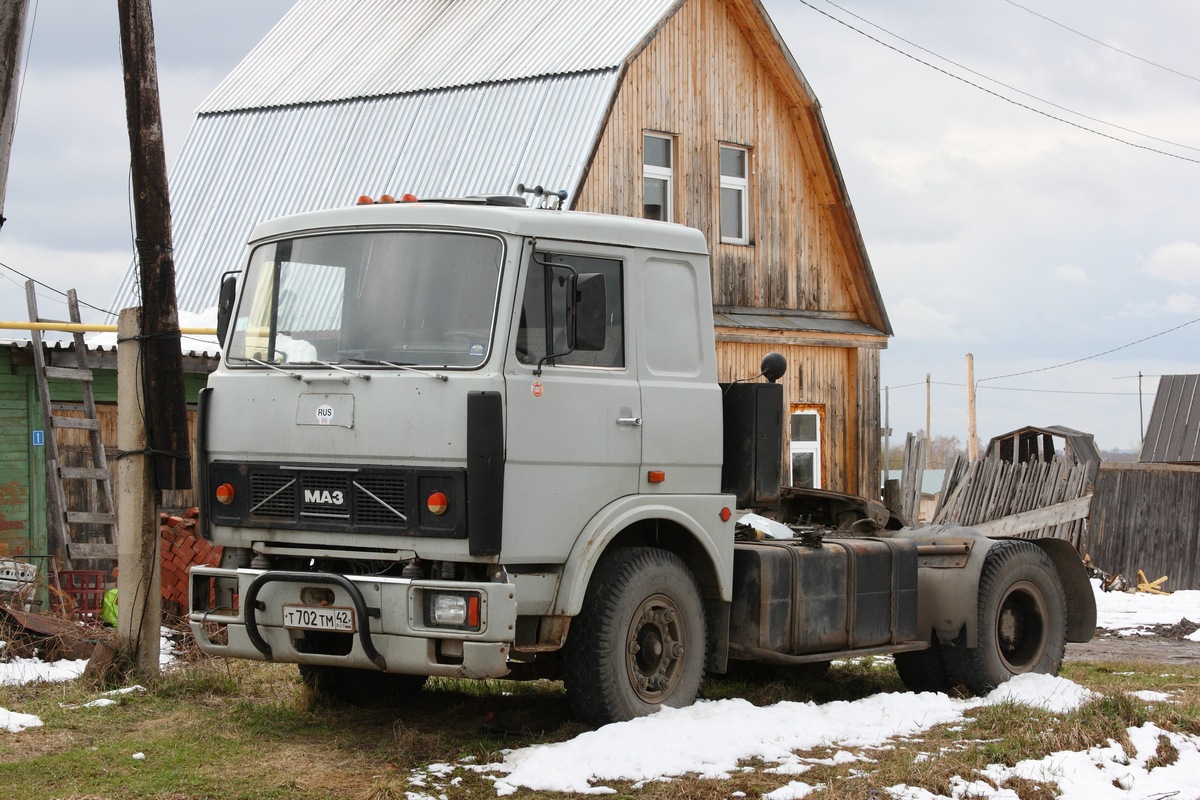 Кемеровская область, № Т 702 ТМ 42 — МАЗ-54329