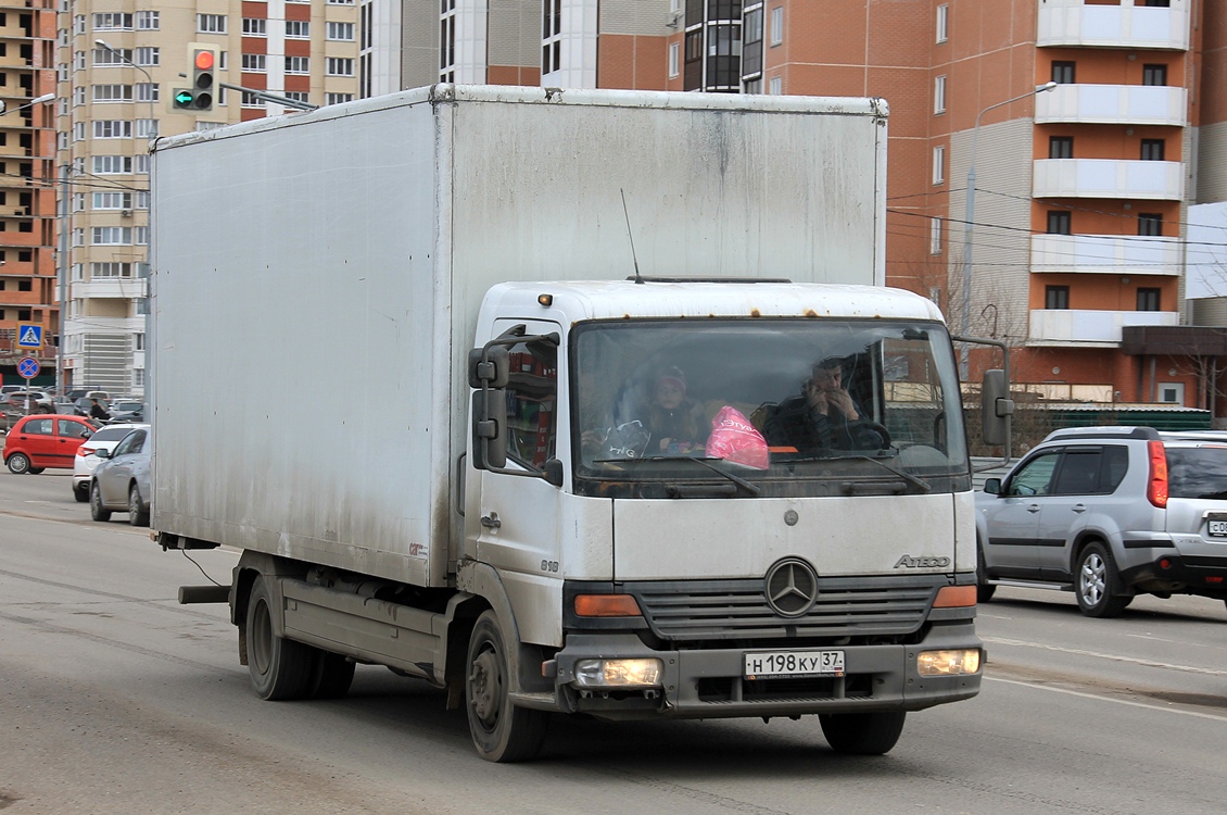 Ивановская область, № Н 198 КУ 37 — Mercedes-Benz Atego 818