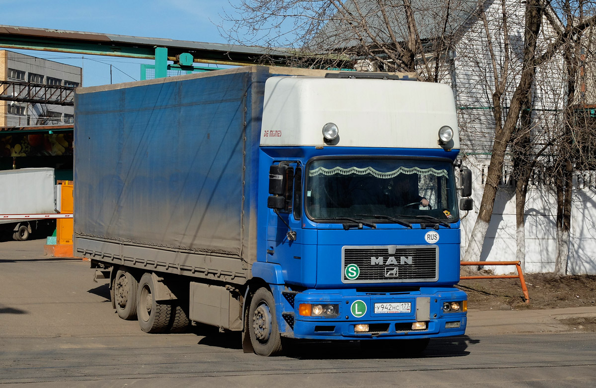 Москва, № У 942 НС 177 — MAN F2000 (общая модель)