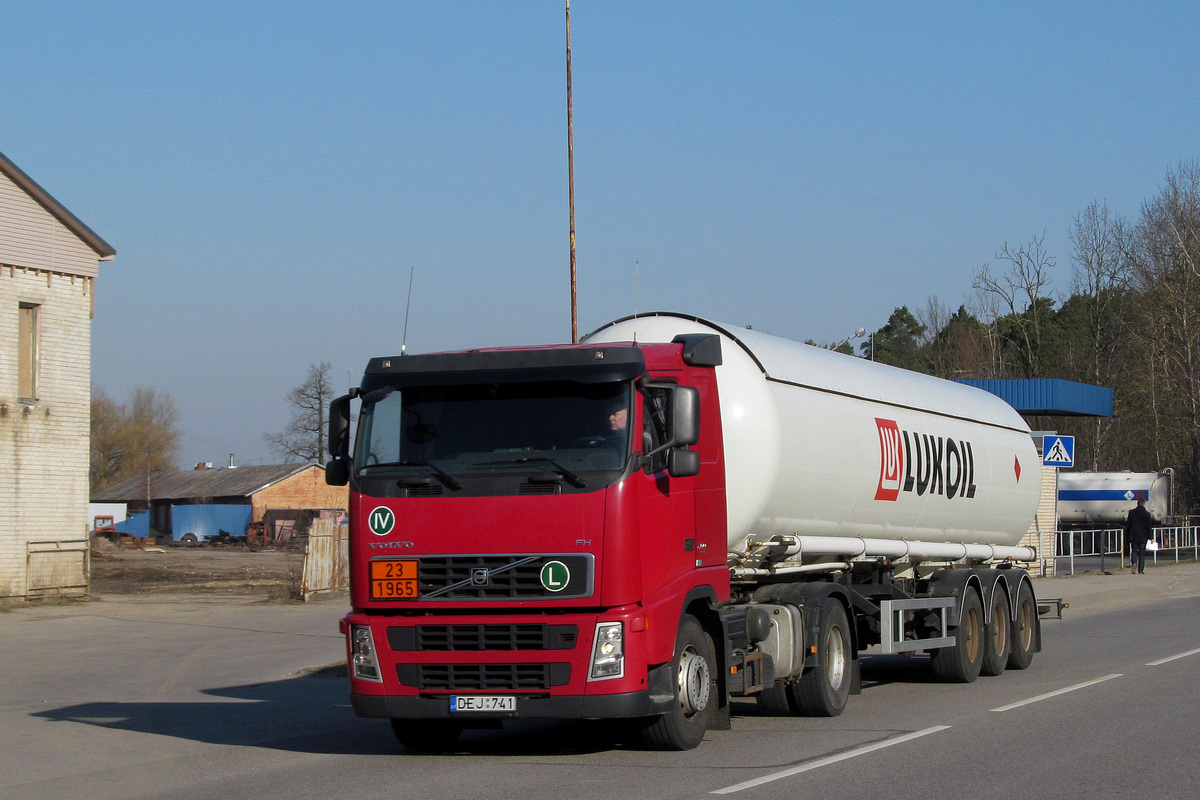 Литва, № DEJ 741 — Volvo ('2002) FH12.400