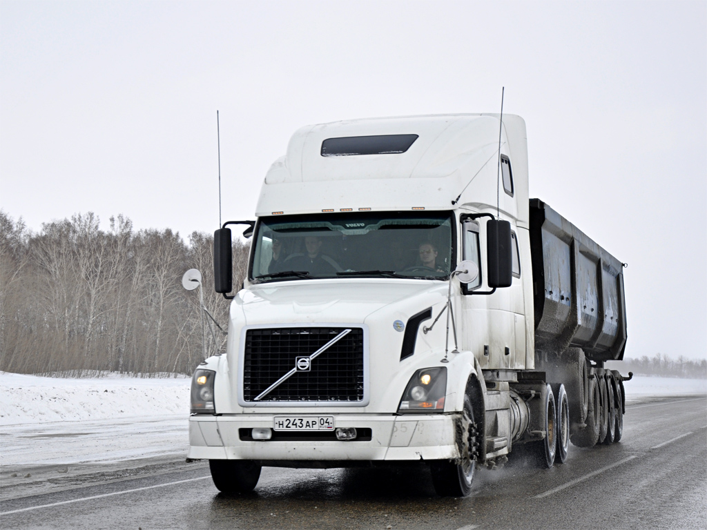 Алтай, № Н 243 АР 04 — Volvo VNL780