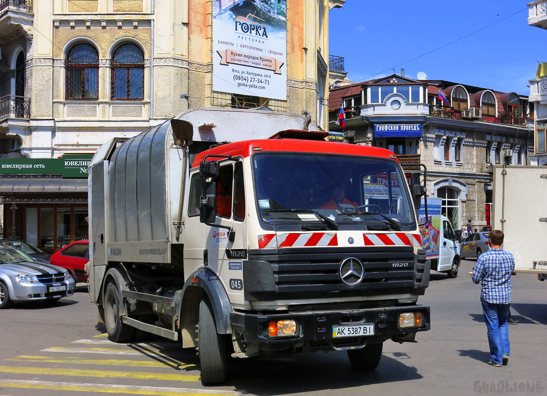 Крым, № 045 — Mercedes-Benz SK (общ. мод.)