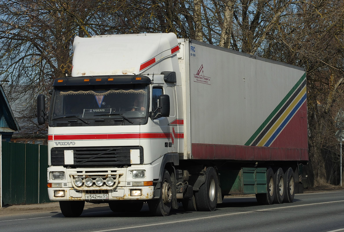 Мурманская область, № Х 542 МН 51 — Volvo ('1993) FH12.380