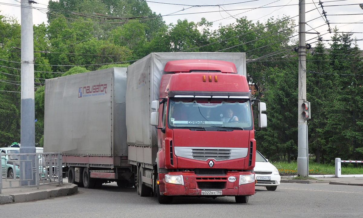 Свердловская область, № В 022 ВУ 196 — Renault Premium ('2006)