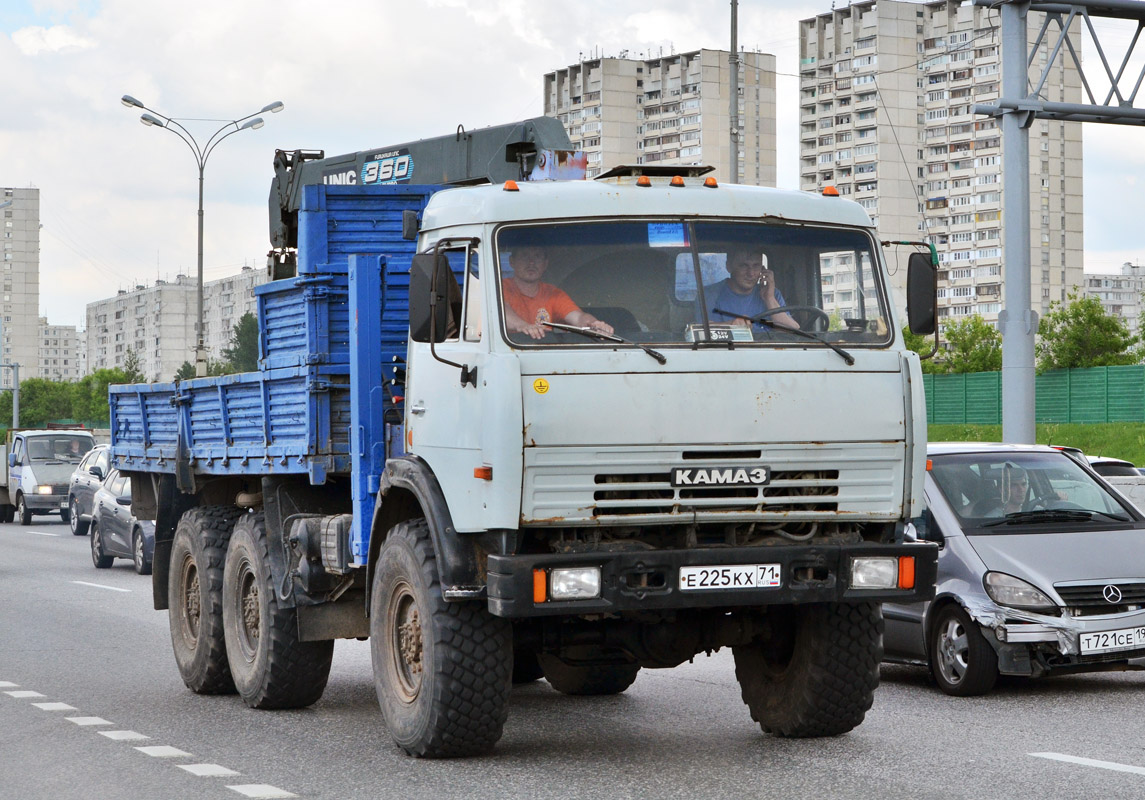 Тульская область, № Е 225 КХ 71 — КамАЗ-43118 (общая модель)