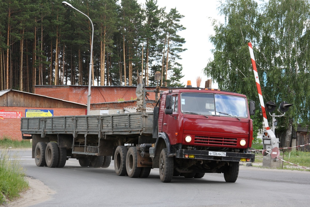 Томская область, № В 136 МН 70 — КамАЗ-5511