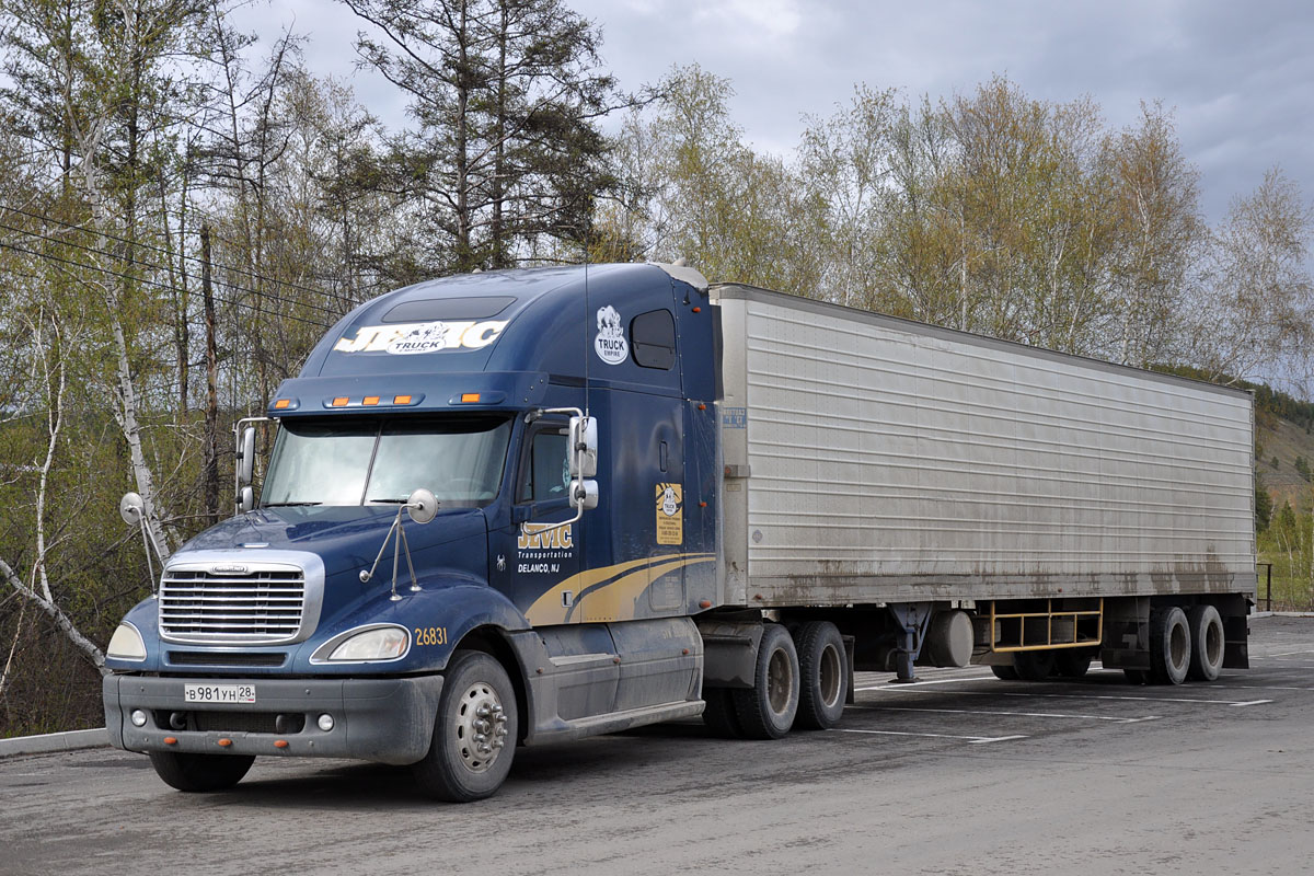 Амурская область, № В 981 УН 28 — Freightliner Columbia; Амурская область, № АР 2498 28 — Ulility Trailer (общая модель) [1UY]