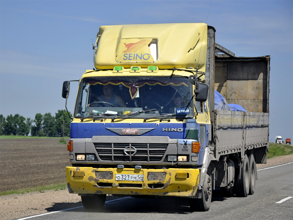 Новосибирская область, № О 323 РМ 54 — Hino FR