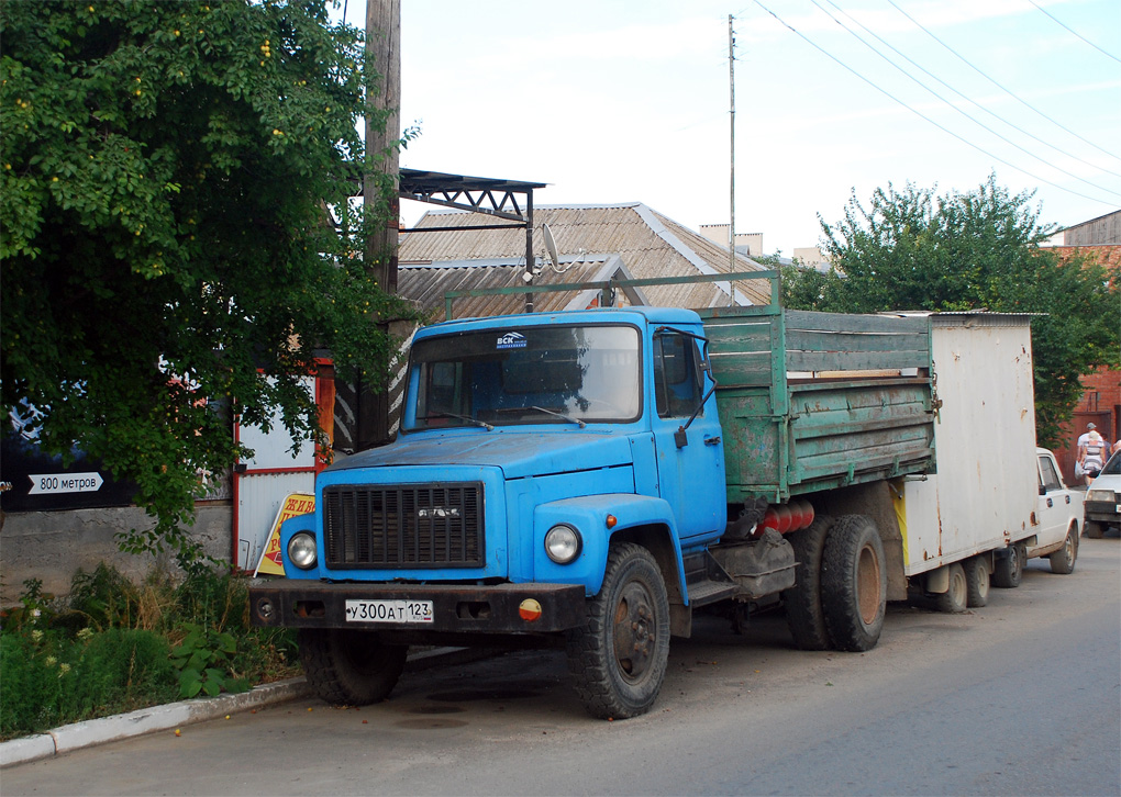 Краснодарский край, № У 300 АТ 123 — ГАЗ-33072