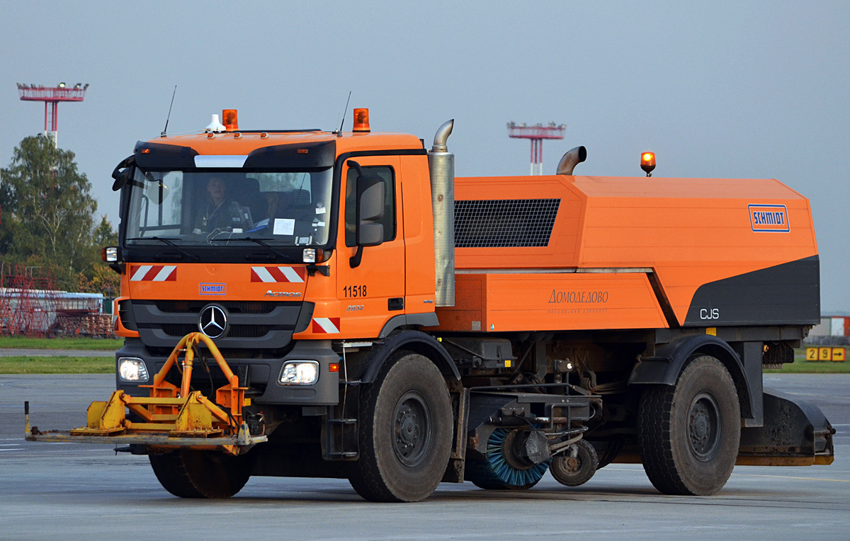 Московская область, № 11518 — Mercedes-Benz Actros ('2009) 2032