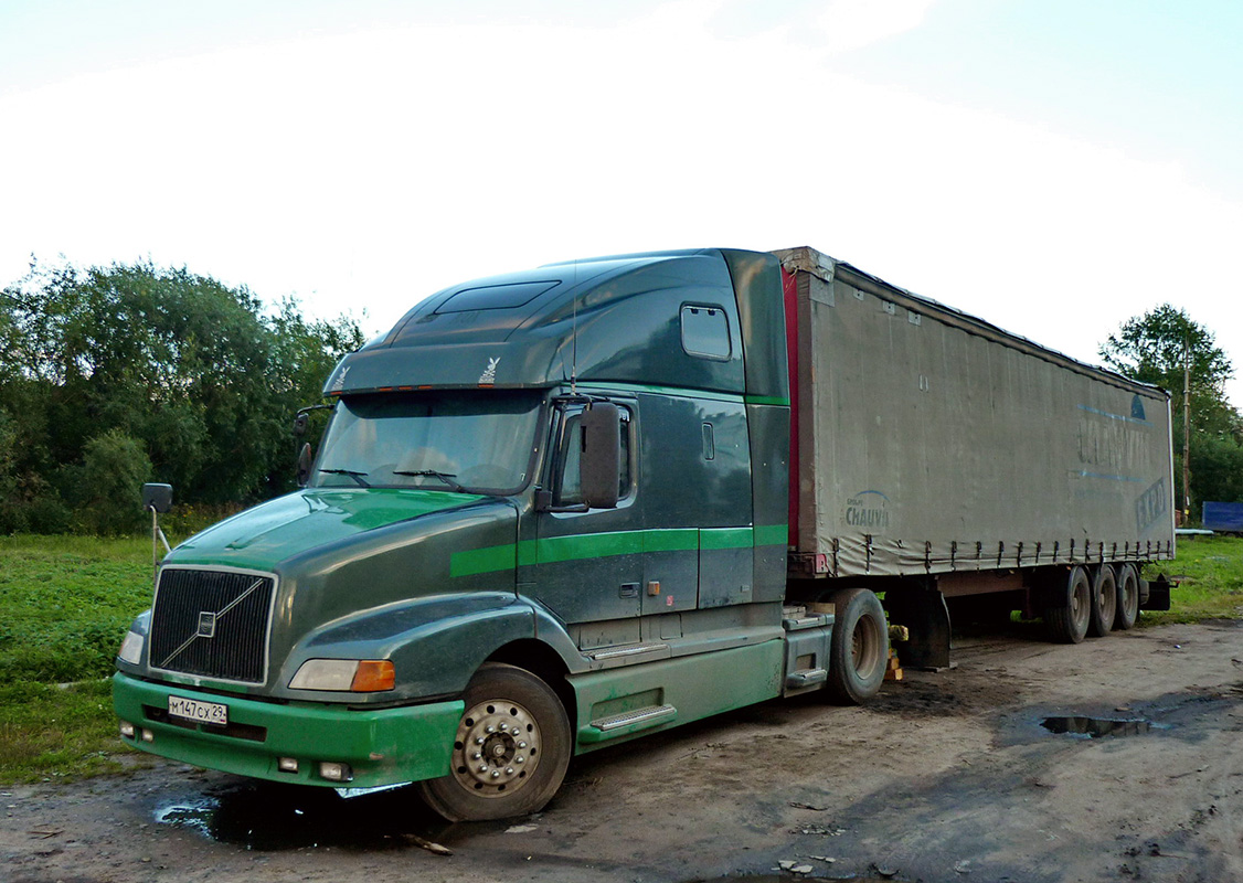 Архангельская область, № М 147 СХ 29 — Volvo VNL660