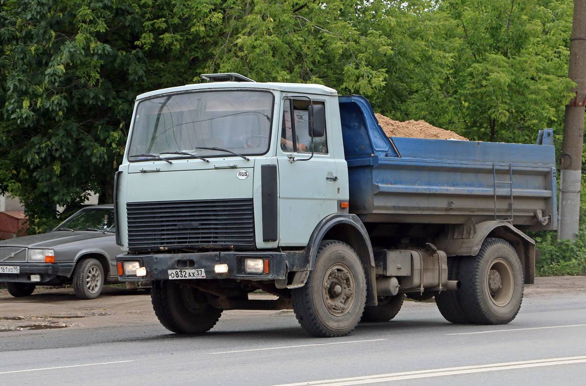 Ивановская область, № О 832 АХ 37 — МАЗ-5551 [555100]