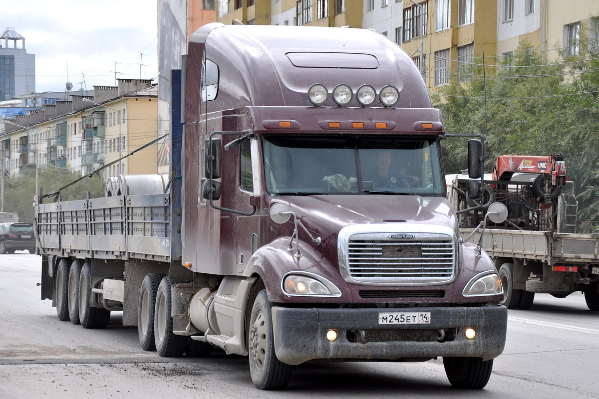 Саха (Якутия), № М 245 ЕТ 14 — Freightliner Columbia