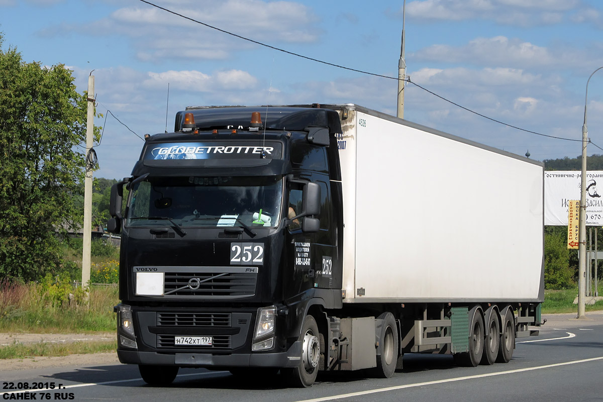 Москва, № 252 — Volvo ('2008) FH.400