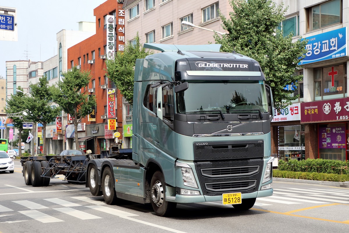 Южная Корея, № 경기 99 아 5128 — Volvo ('2012) FH.540