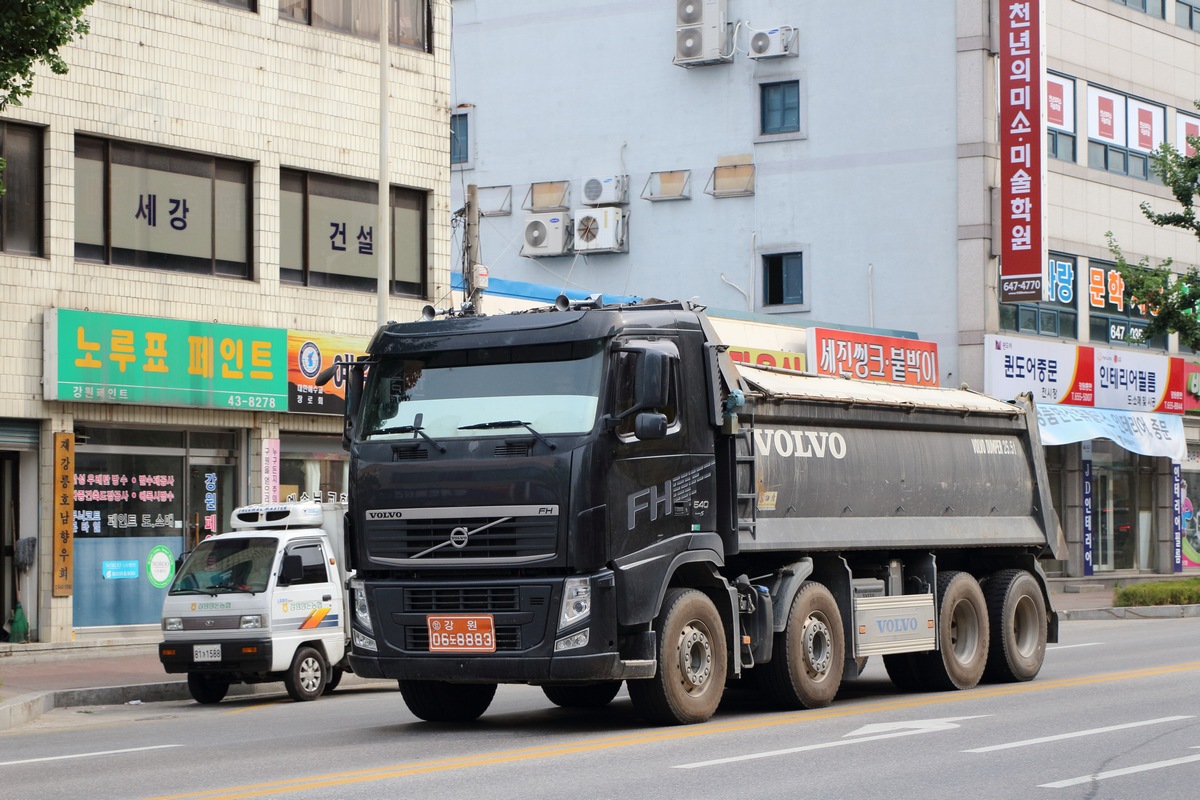 Южная Корея, № 강원 06 도 8883 — Volvo ('2008) FH.540