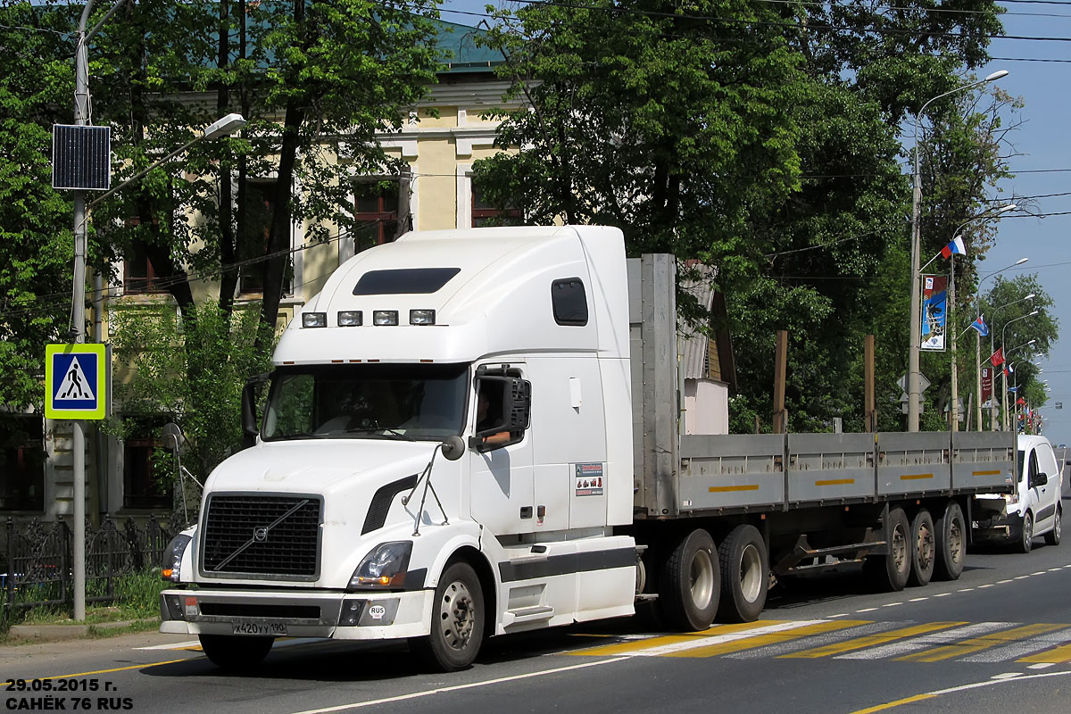 Московская область, № Х 420 УУ 190 — Volvo VNL670