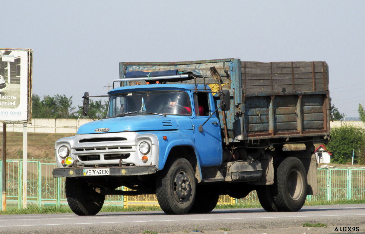 Днепропетровская область, № АЕ 7043 ЕК — ЗИЛ-495710