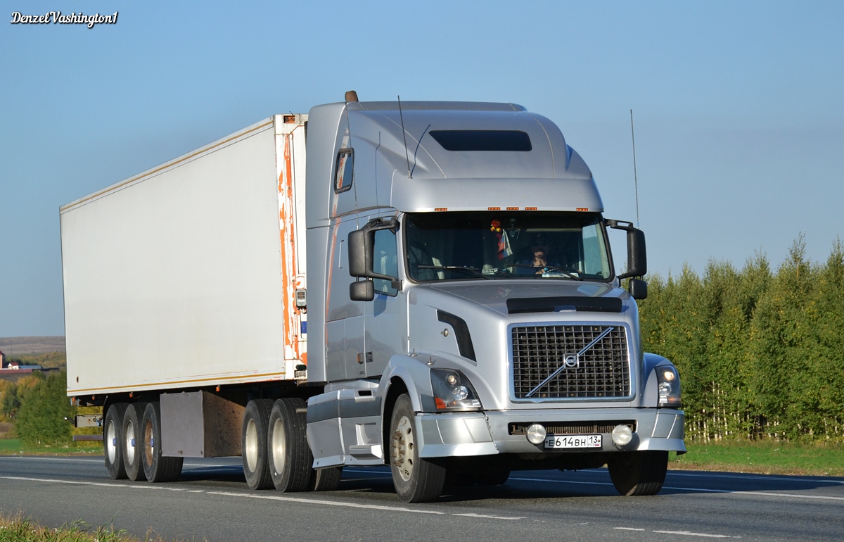 Мордовия, № Е 614 ВН 13 — Volvo VNL670