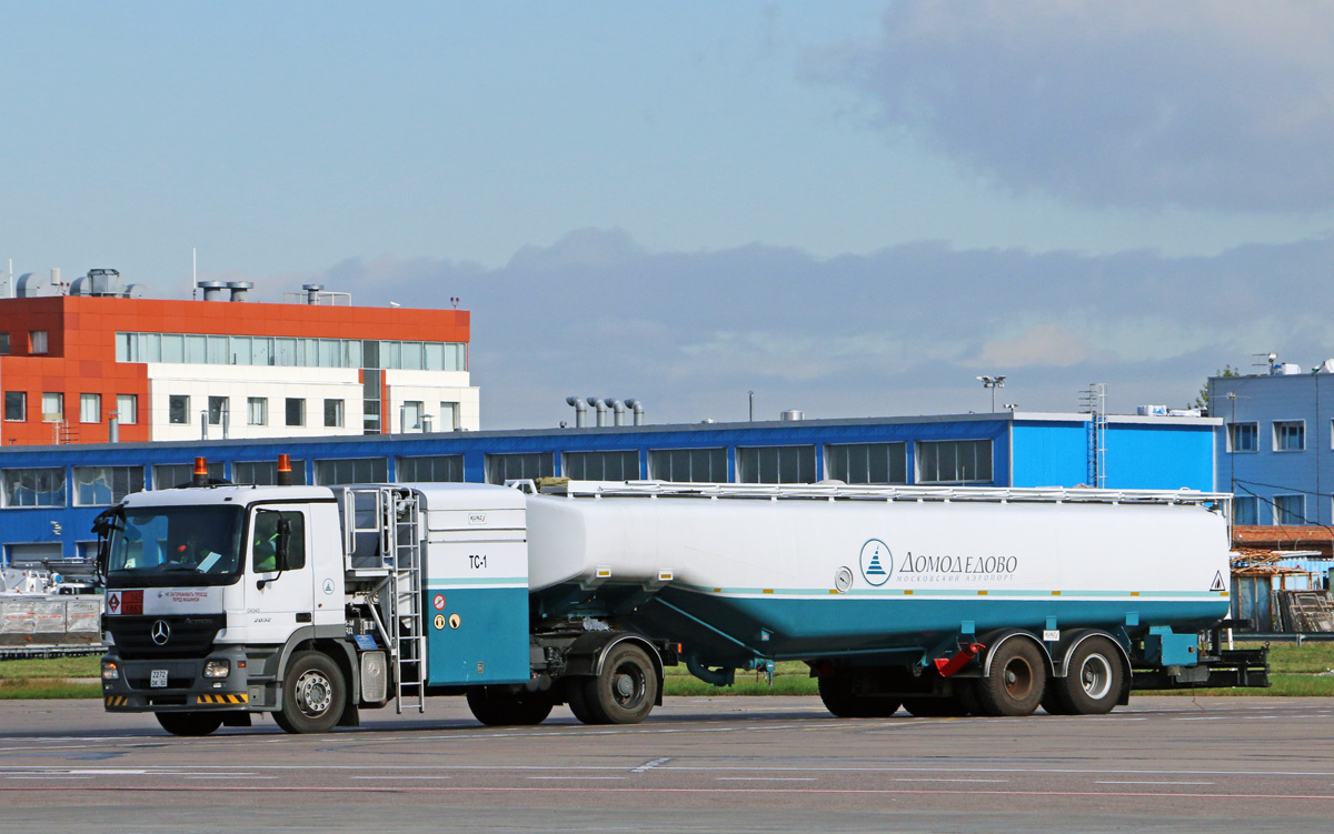 Московская область, № 04945 — Mercedes-Benz Actros ('2003)