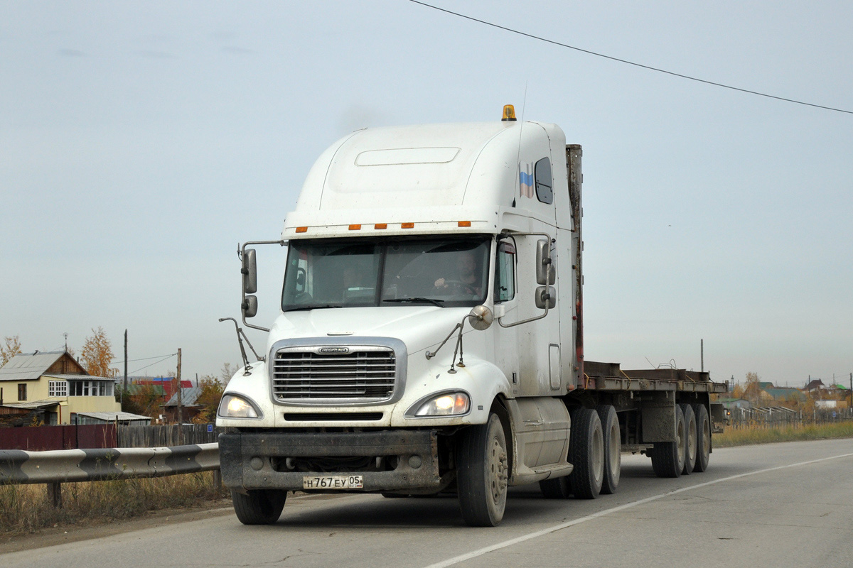 Дагестан, № Н 767 ЕУ 05 — Freightliner Columbia