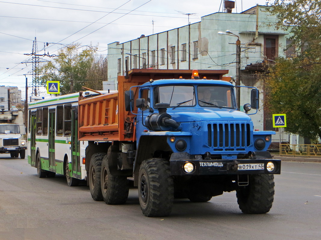 Кировская область, № В 019 КТ 43 — Урал-55571-40