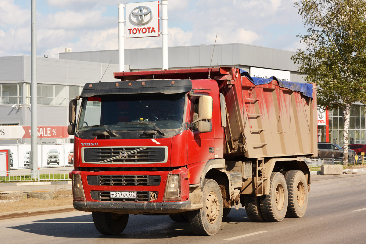 Москва, № М 317 КК 777 — Volvo ('2002) FM12.400