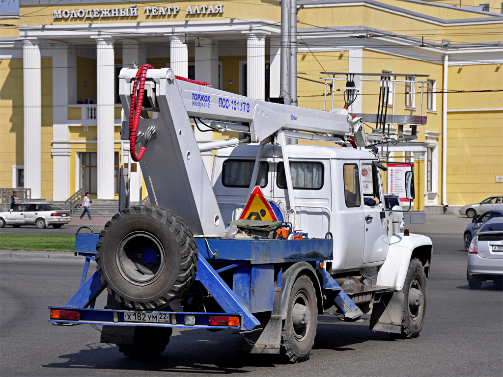 Алтайский край, № Х 182 УМ 22 — ГАЗ-33081 «Садко»