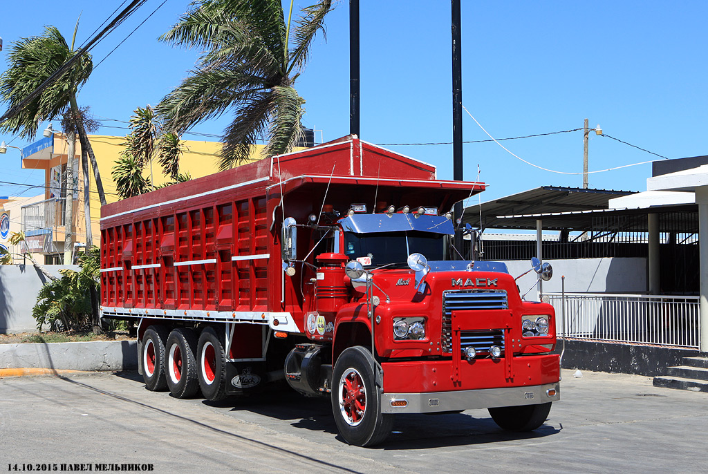 Доминиканская Республика, № (DO) U/N 0001 — Mack R-Series