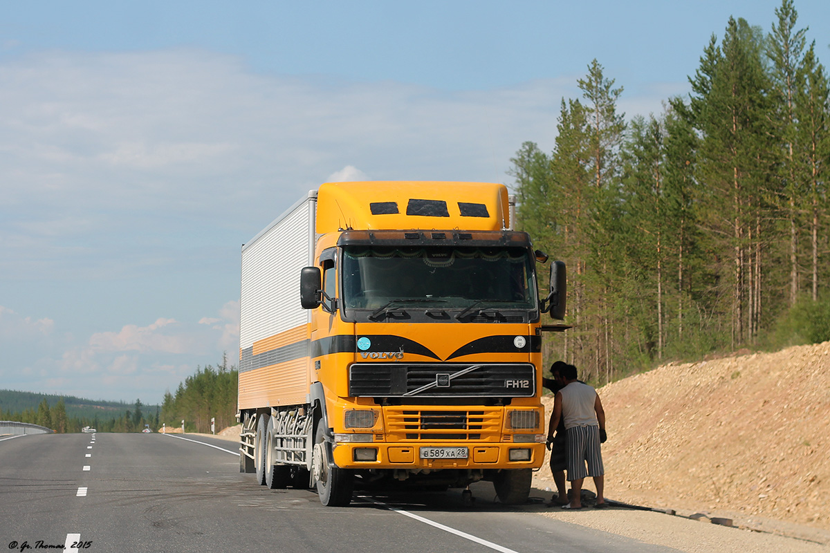 Амурская область, № В 589 ХА 28 — Volvo ('1993) FH12.380