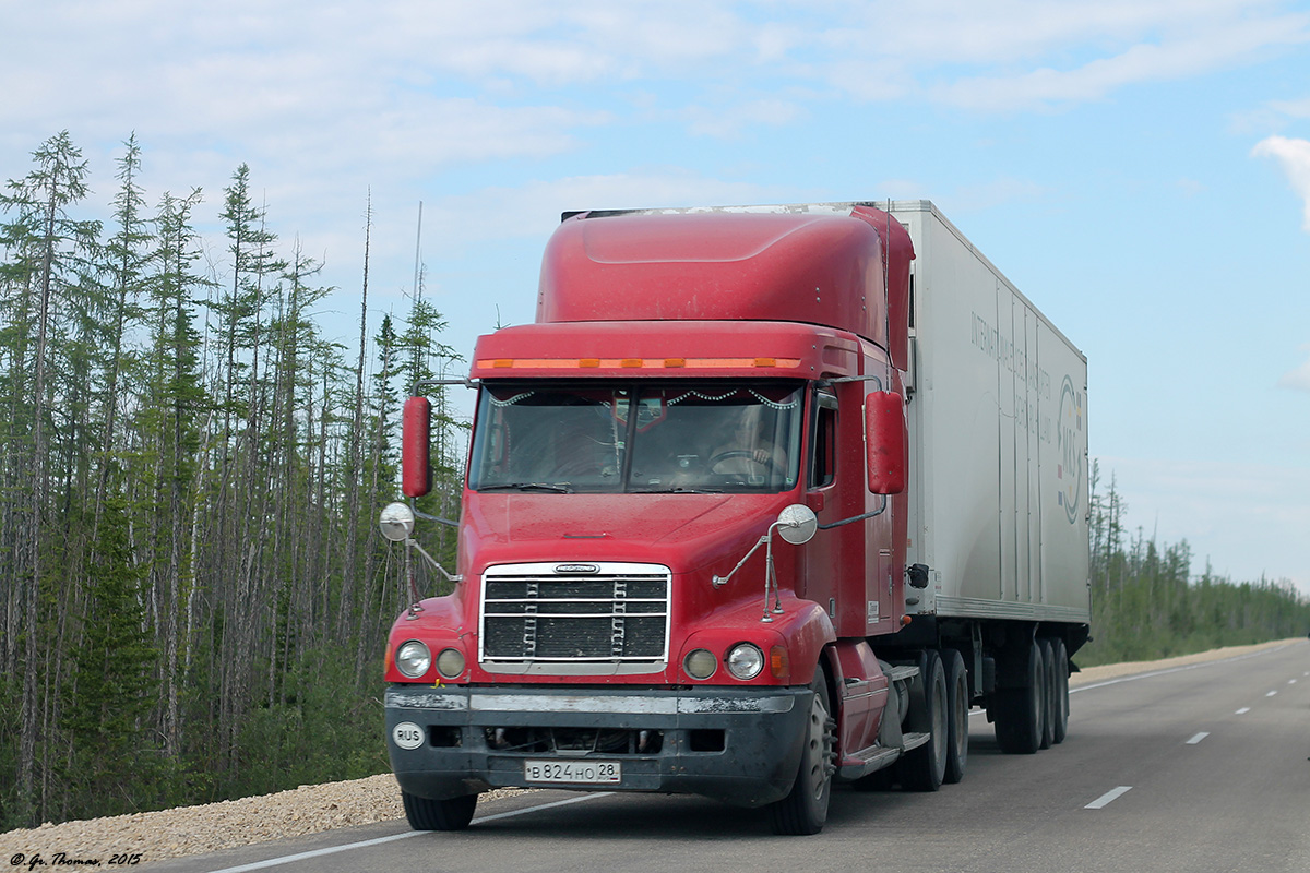 Амурская область, № В 824 НО 28 — Freightliner Century Class