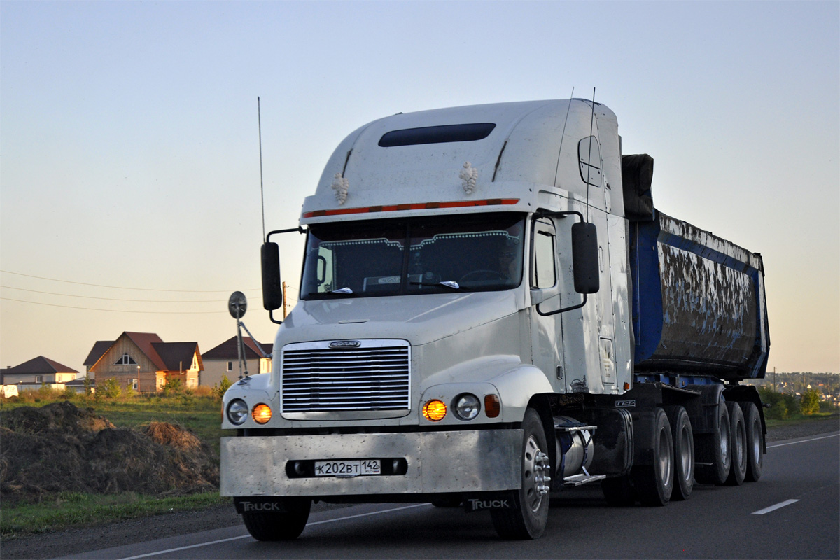 Кемеровская область, № К 202 ВТ 142 — Freightliner Century Class