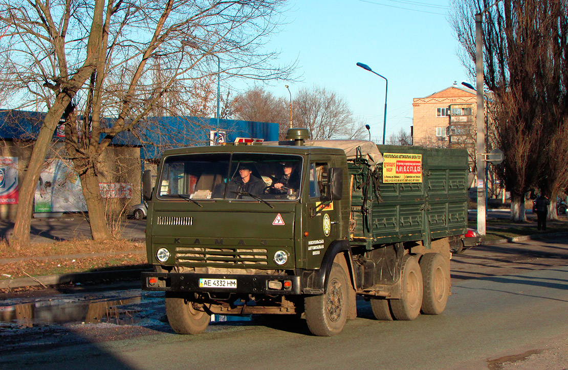 Днепропетровская область, № АЕ 4332 НМ — КамАЗ-54112