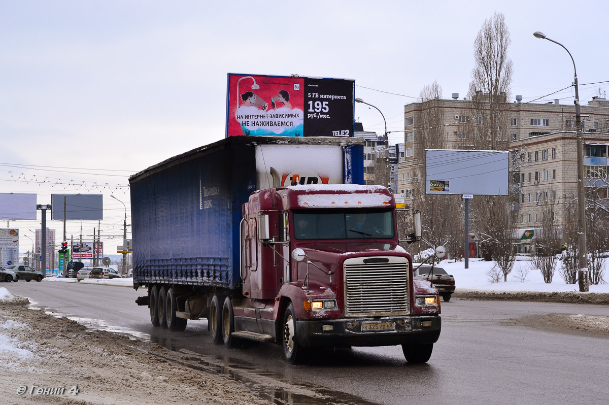 Тамбовская область, № К 325 УВ 68 — Freightliner (общая модель)