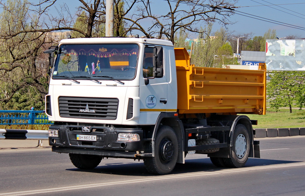 Одесская область, № ВН 8805 ЕХ — МАЗ-5550B3