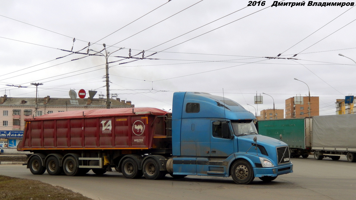 Тульская область, № Р 716 ОО 71 — Volvo VNL670