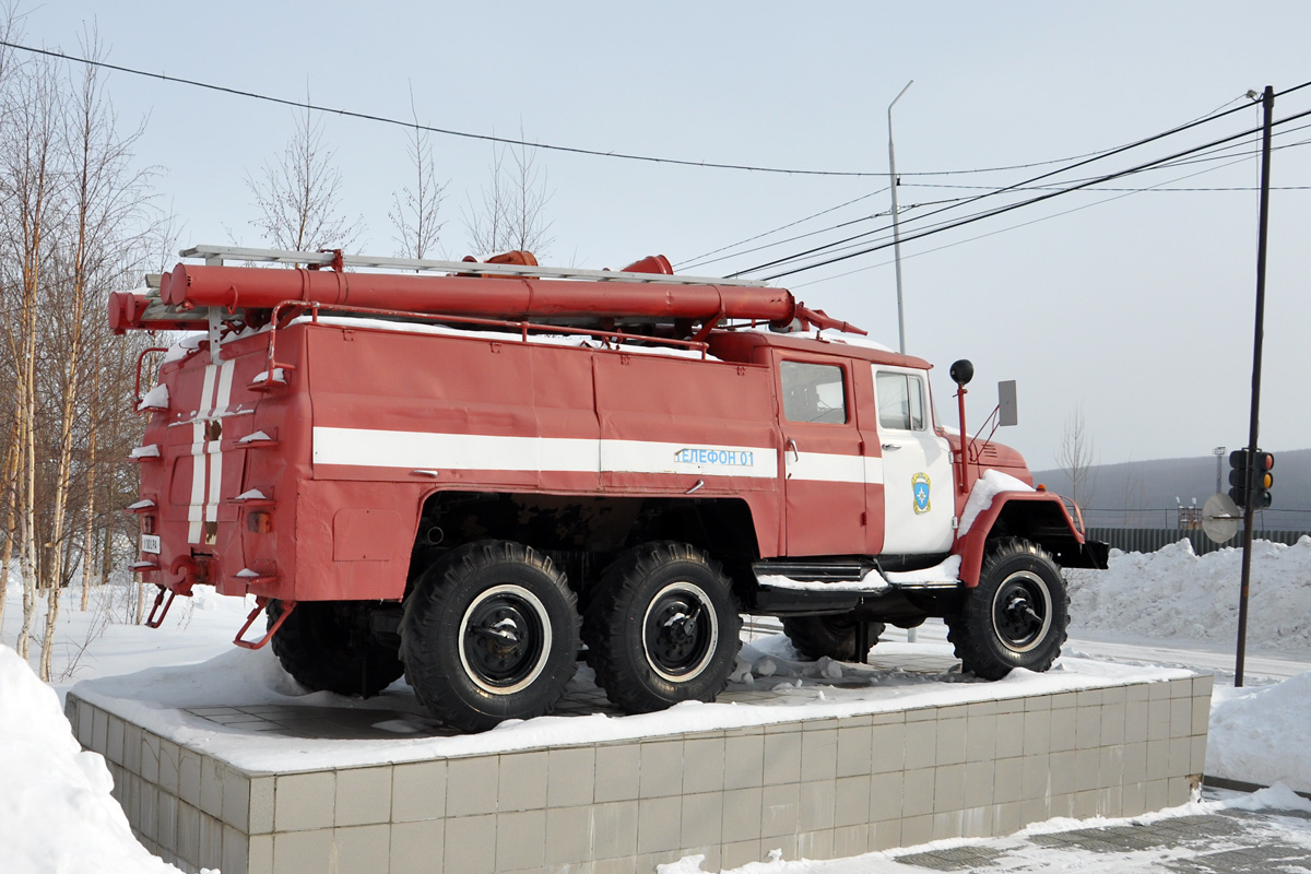 Саха (Якутия), № У 001 РА — ЗИЛ-131НА; Саха (Якутия) — Автомобили на постаментах; Техника на постаментах, памятники (Саха (Якутия))